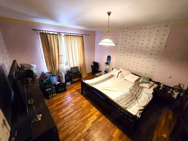 Casă cu 5 camere cu Teren 600 Mp în Central