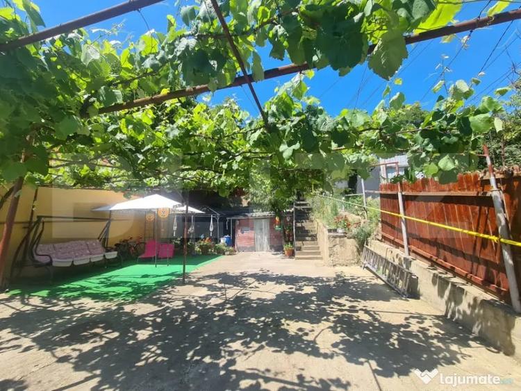 Casă cu 2 camere cu Canalizare în Semicentral