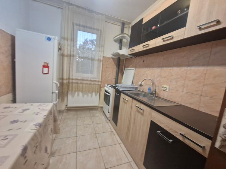 Apartament cu 2 camere semidecomandat în Tomis I