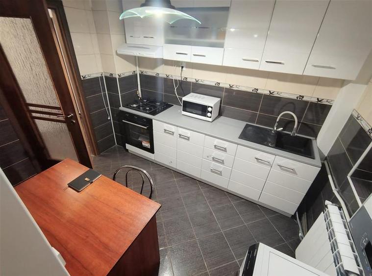 Apartament cu 3 camere decomandat, mobilat în Tudor Vladimirescu