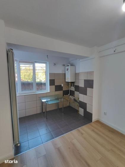 Apartament cu 3 camere decomandat în Tătărași