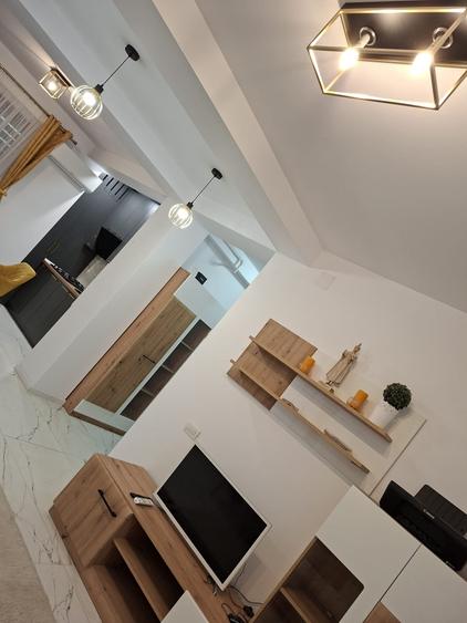 Apartament cu 2 camere nedecomandat în Teilor