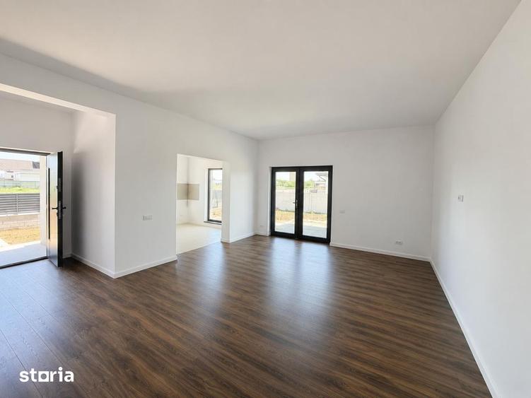 Casă cu 4 camere cu Teren 500 Mp în Clinceni