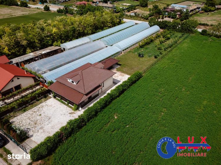 Casă cu 6 camere cu Teren 2000 Mp în Valea Nucarilor