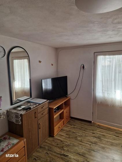 Casă cu 2 camere cu Teren 1686 Mp în Găvănești