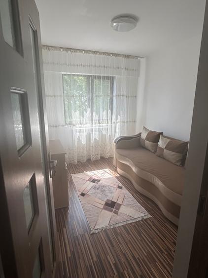 Apartament cu 3 camere semidecomandat în Mihail Kogălniceanu