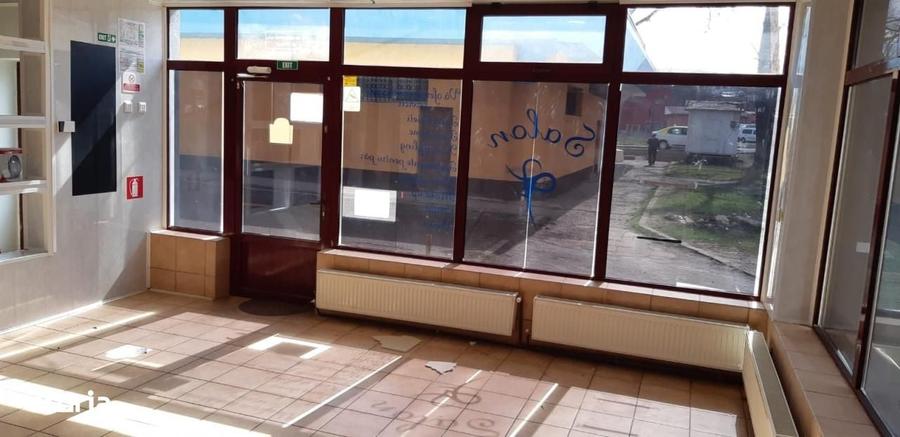 Spațiu comercial, de 60 mp, în Moinești
