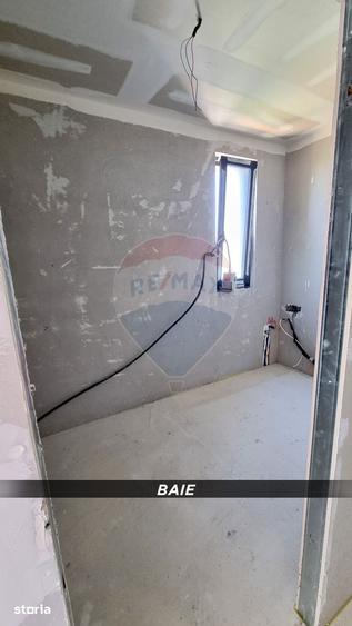 Casă cu 5 camere cu Teren 900 Mp în Recea