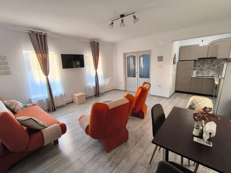Casă cu 3 camere cu Teren 250 Mp în Central