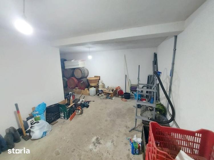 Casă cu 4 camere decomandat cu Teren 710 Mp în Poplaca