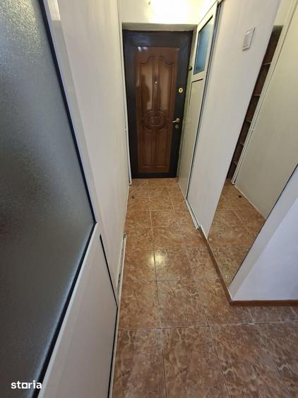 Garsonieră decomandată în Podu Roș