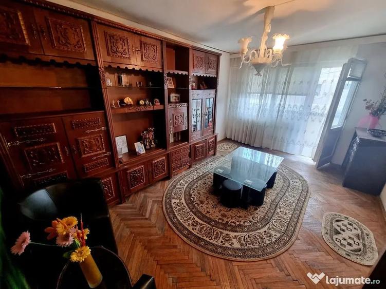 Apartament cu 3 camere decomandat în Ultracentral