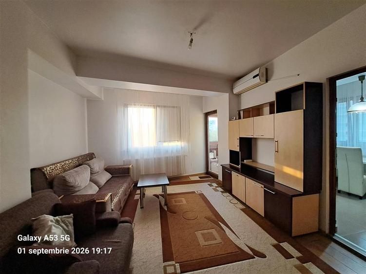 Apartament cu 4 camere decomandat, mobilat în Titan