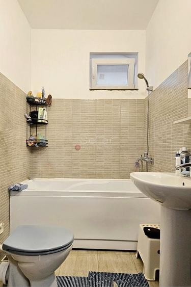 Apartament cu 3 camere decomandat, mobilat în Tractorul
