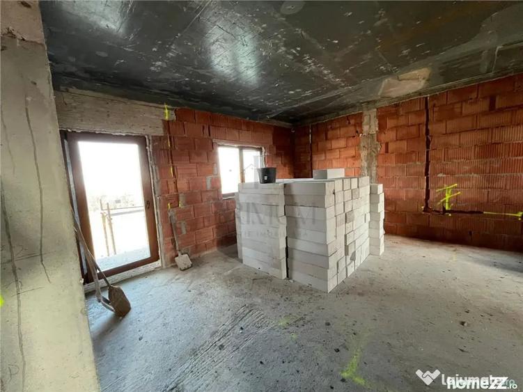 Casă cu 5 camere cu Teren 350 Mp în Săcălaz