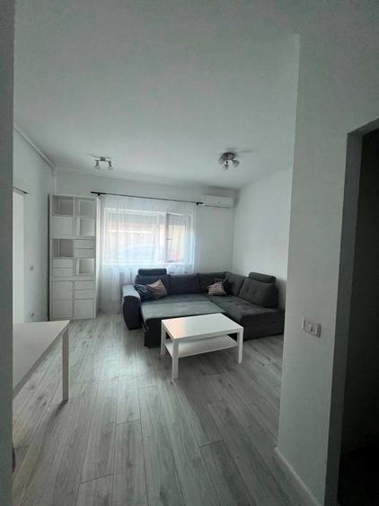 Apartament cu 2 camere semidecomandat în Giroc