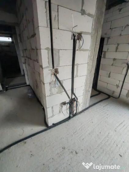 Casă cu 4 camere cu Teren 500 Mp în Cârcea