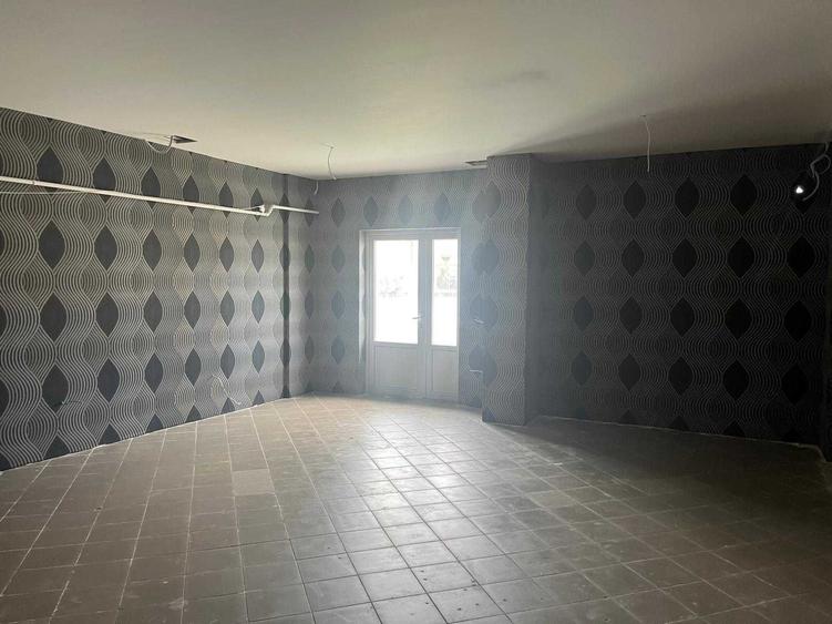 Spațiu comercial, de 75 mp, în Valea Moșneagului