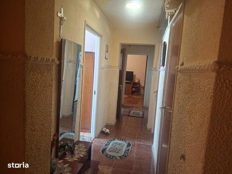 Apartament cu 3 camere decomandat în Vest