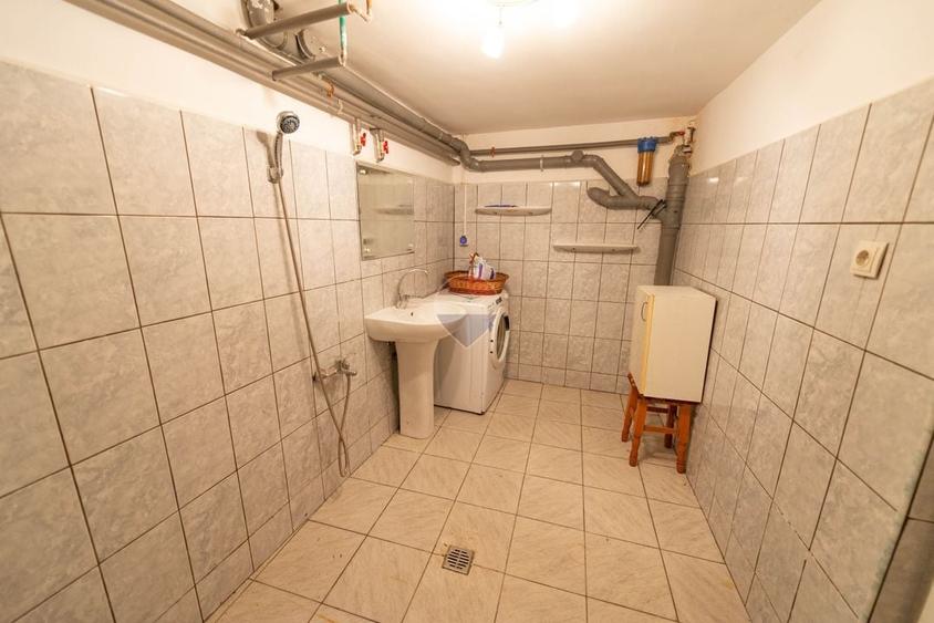 Apartament cu 3 camere semidecomandat, mobilat în Dorobanți