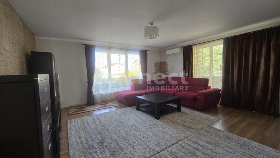 Apartament cu 3 camere semidecomandat, mobilat în Bună Ziua