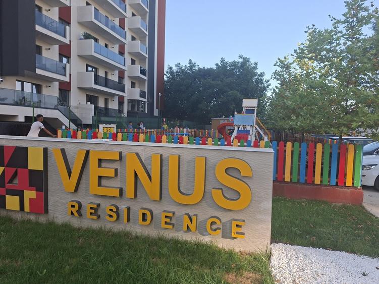 Apartament cu 2 camere nedecomandat în Metalurgiei