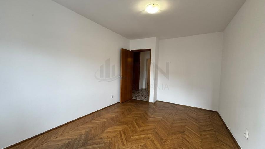 Apartament cu 4 camere decomandat în 1 Mai