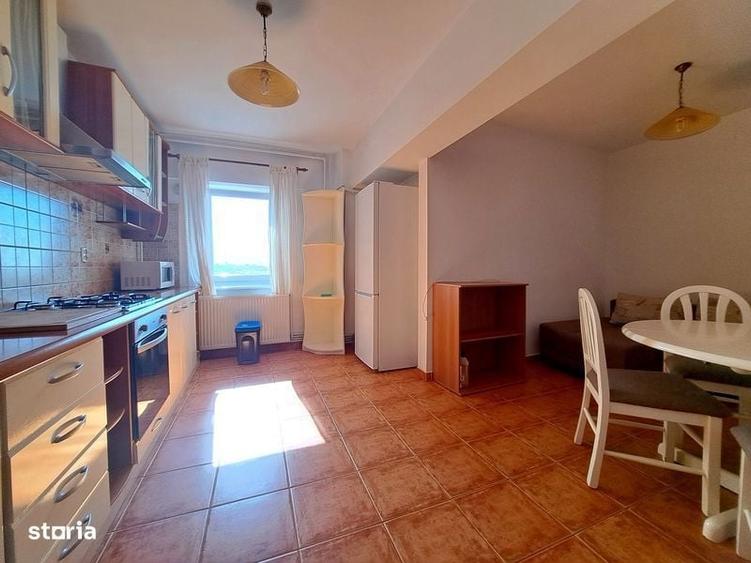 Apartament cu 4 camere decomandat în Central