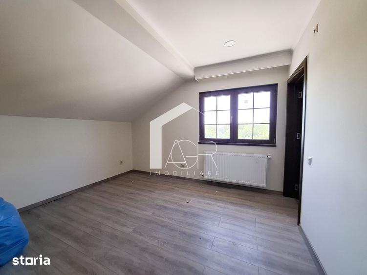 Casă cu 4 camere cu Teren 380 Mp în Central