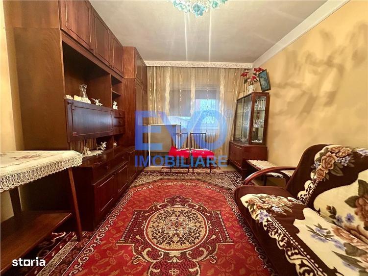 Apartament cu 3 camere decomandat în Alexandru cel Bun