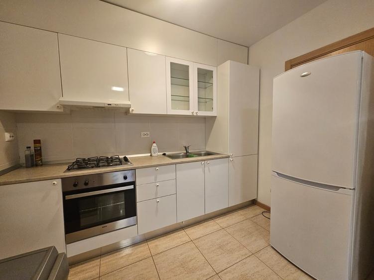 Apartament cu 2 camere decomandat în Costin Georgian