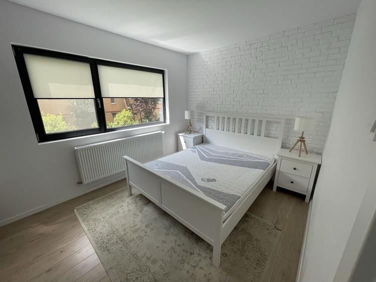 Apartament cu 3 camere semidecomandat în Astra