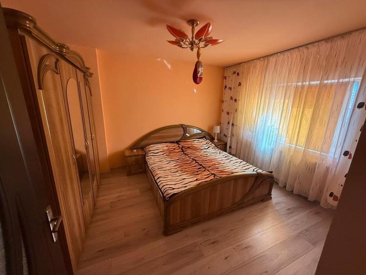 Apartament cu 3 camere decomandat, mobilat în 1 Mai