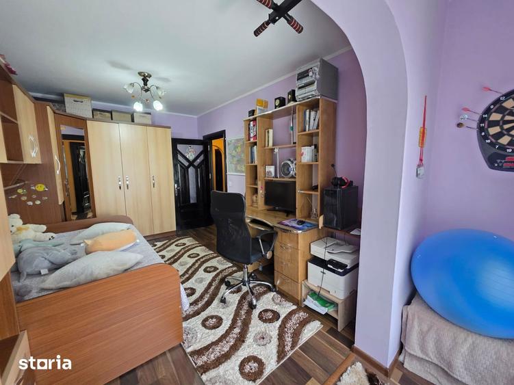 3 camere, decomandat, etaj 1, zona Episcopiei, 3 balcoane - 4