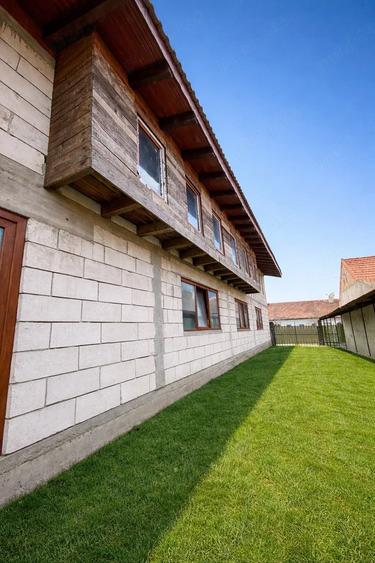 Casă cu 3 camere cu Teren 2875 Mp în Bethausen