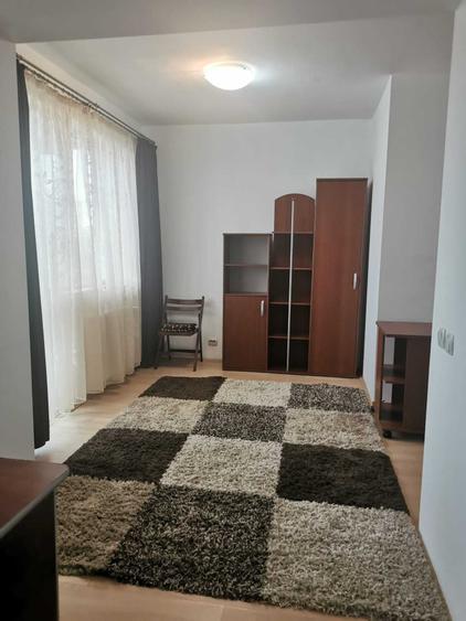 Garsonieră decomandată în Drumul Taberei