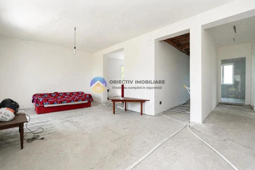 Casă cu 3 camere cu Teren 1235 Mp în Rediu