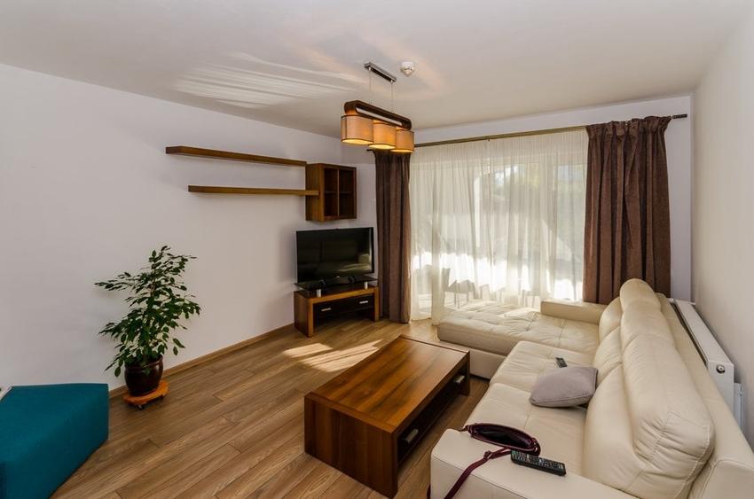 Apartament cu 3 camere decomandat, mobilat în Șelimbăr