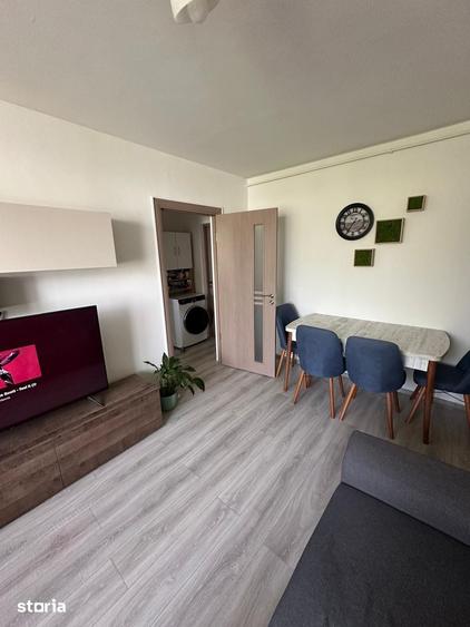 Apartament cu 3 camere semidecomandat în Giurgiului