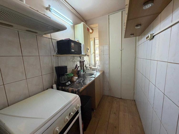 Apartament cu 3 camere semidecomandat în Cedonia