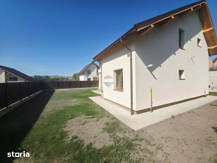 Casă cu 4 camere cu Teren 550 Mp în Calea Romanului