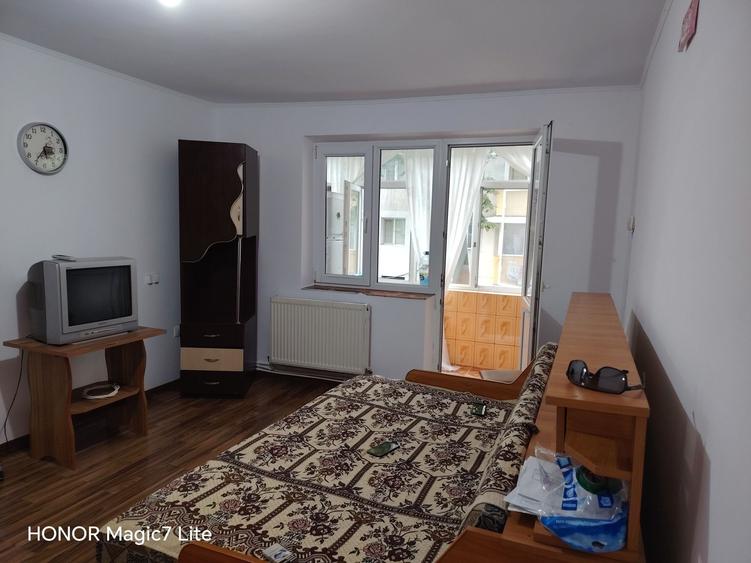 Apartament cu 2 camere semidecomandat în Exterior Vest