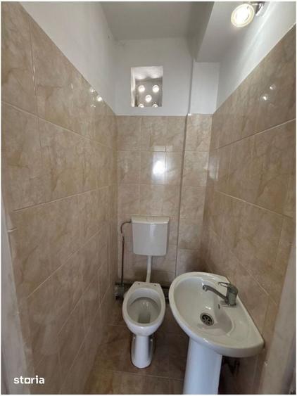 Apartament cu 3 camere semidecomandat în Democrației
