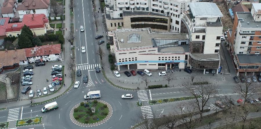 Birou, de 1,426 mp, în Central