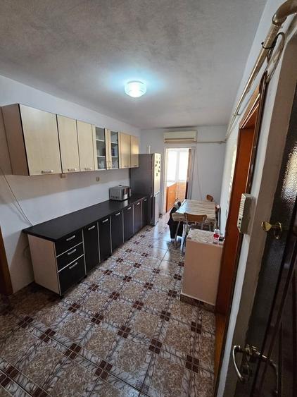Apartament cu 2 camere decomandat în Romanești