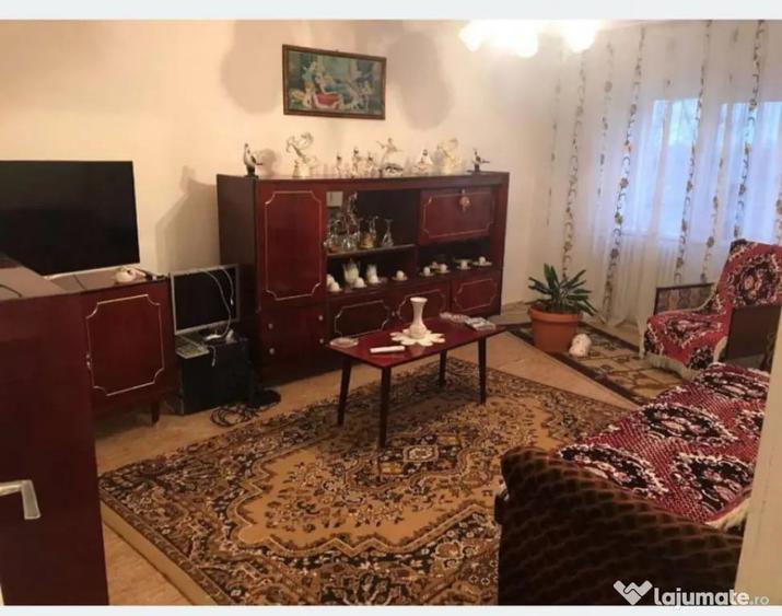 Apartament cu 3 camere decomandat în Brazda lui Novac