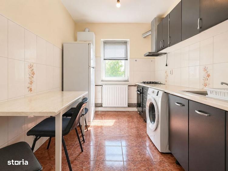 Apartament cu 3 camere decomandat în Lipovei