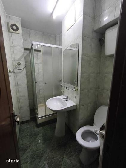 Vand apartament 4 camere , decomandat, la autogara Militari et. 8/10 - 5