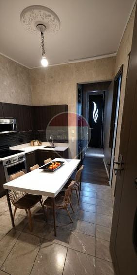 Apartament cu 3 camere decomandat în Nord-Est