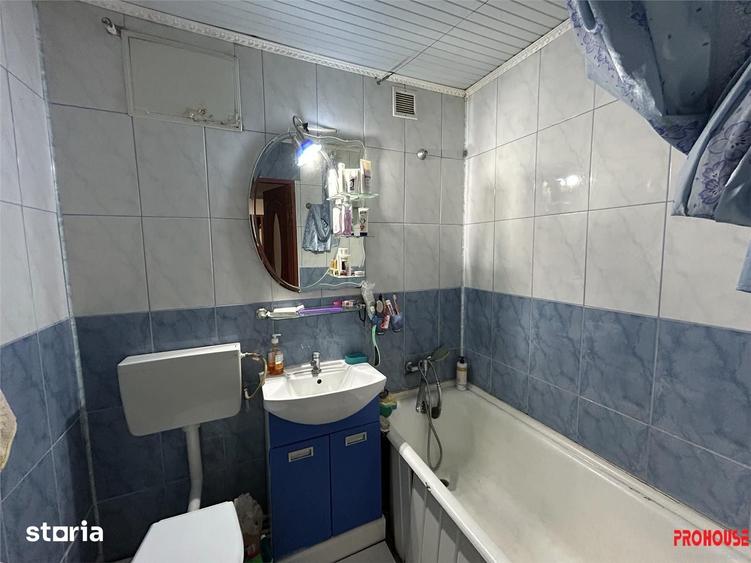 Apartament cu 3 camere semidecomandat în Republicii
